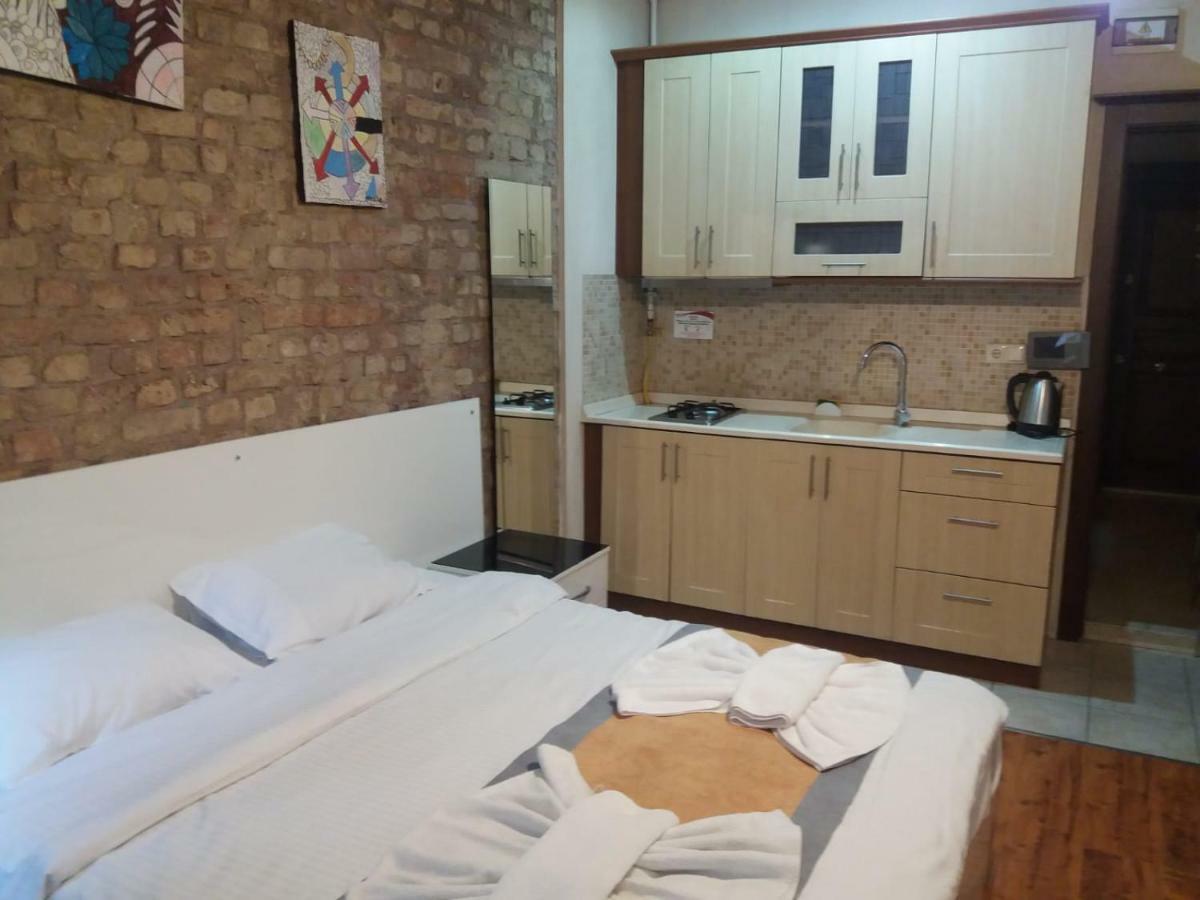 Full House Boutique Hotel Istanbul Bagian luar foto