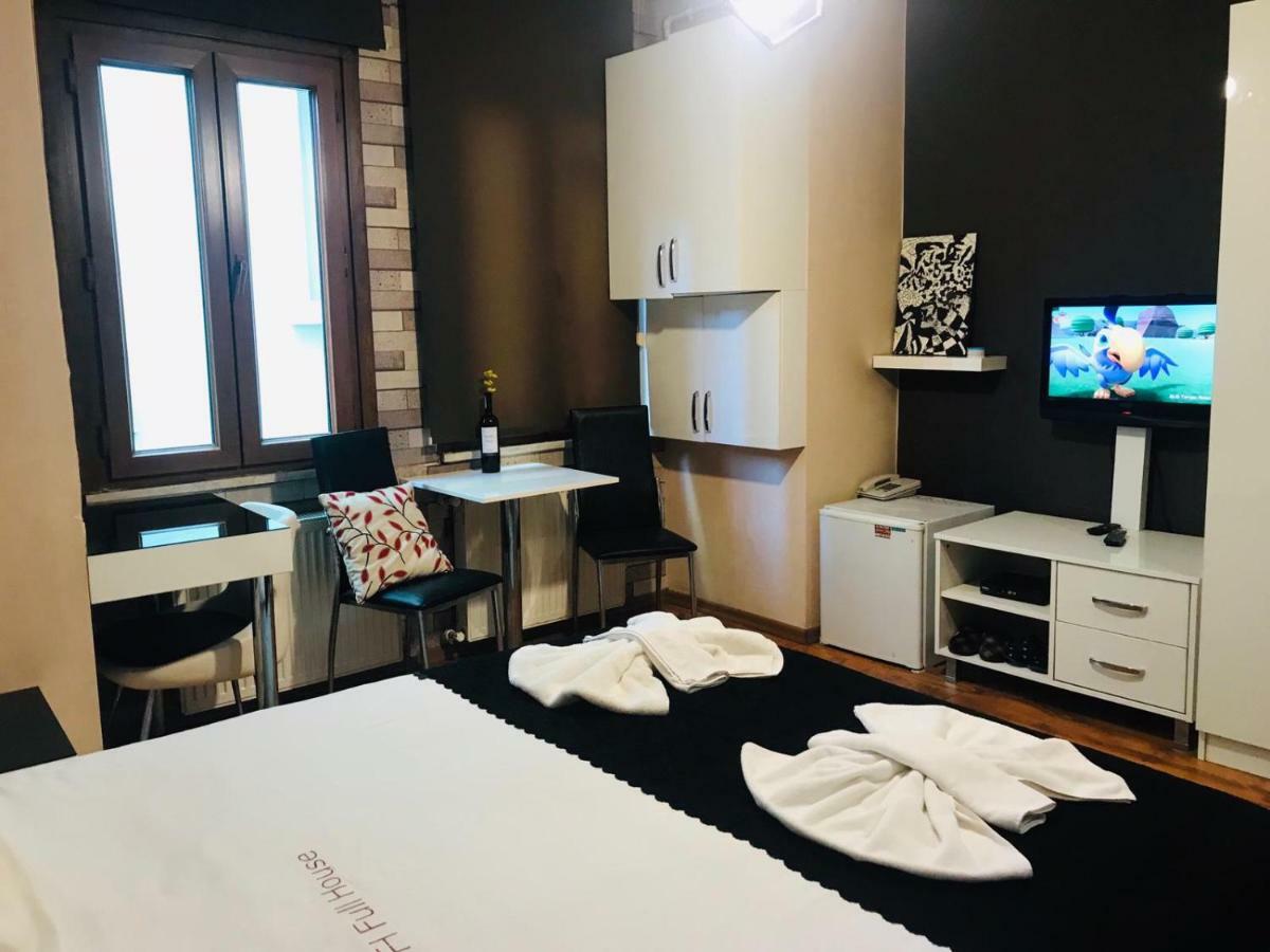 Full House Boutique Hotel Istanbul Bagian luar foto